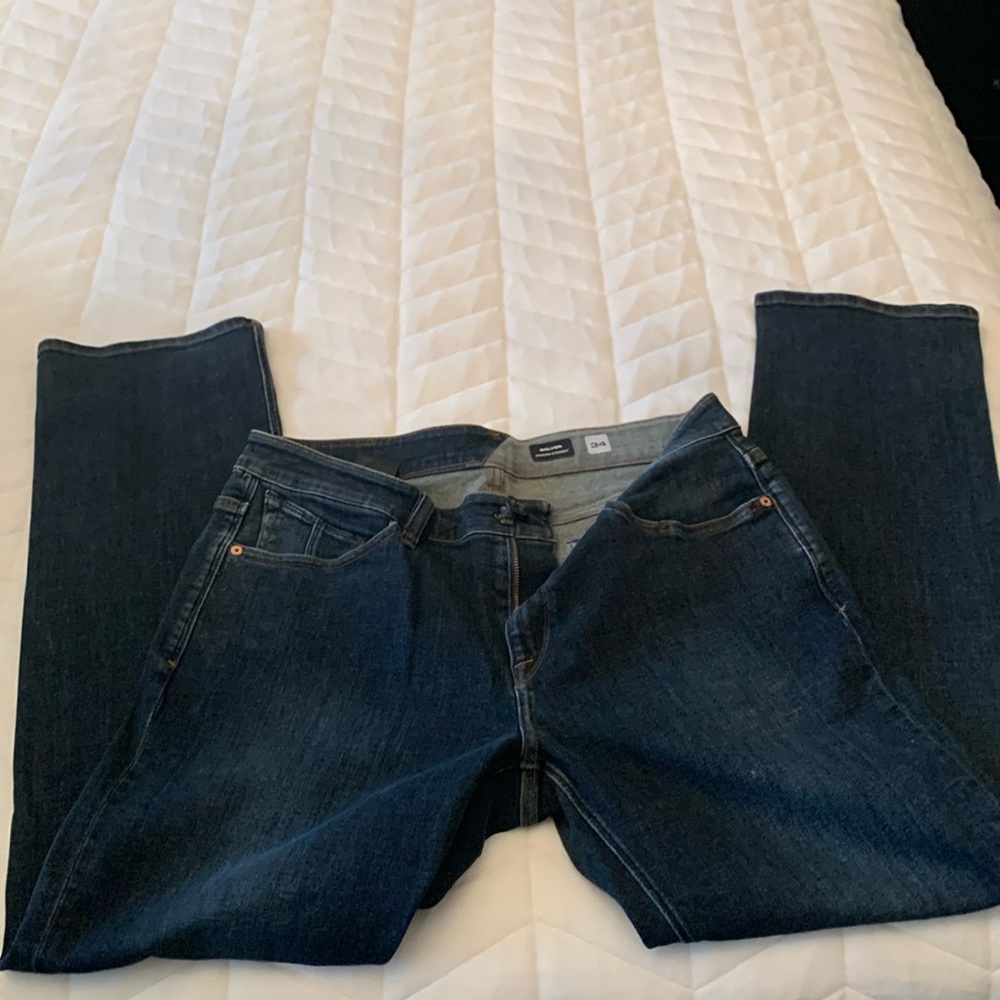 Almost new Volcom modern solver straight jeans. Size 34 x 32